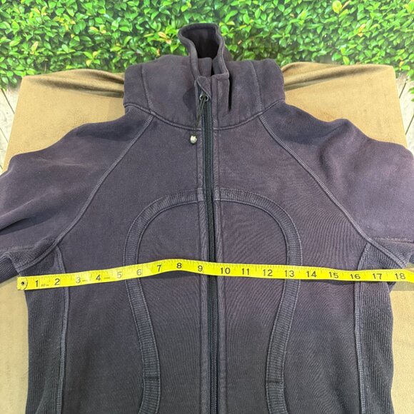 Lululemon Scuba Dark Plum Ombre Womens Jacket Size 4-6 (SKU: 33W) - Picture 4 of 8